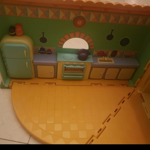 Vintage Dora Explorer dollhouse - Picture 9 of 11